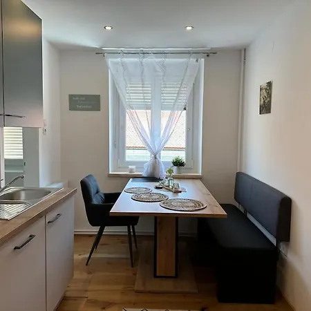 In Innenstadtlage Apartman